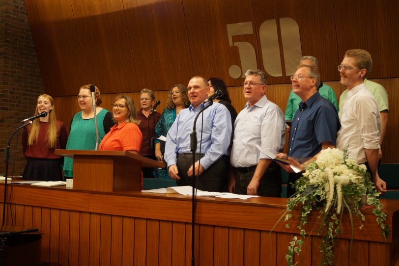 Chor: 50 Jahre Gemeindehauses der Kirche Jesu Christi der Heiligen der Letzten Tage.