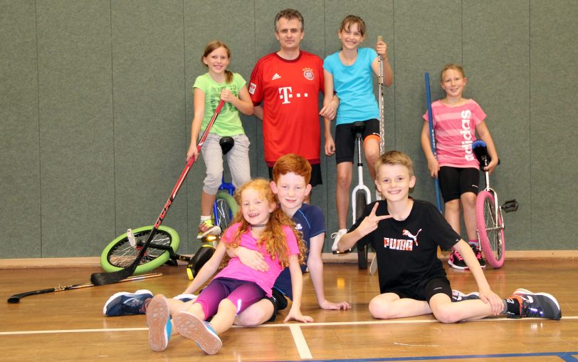 Übungsleiter Dirk Zoltberger mit seinem Team.